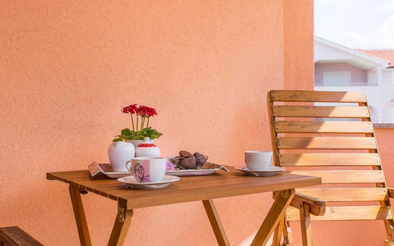 Apartman Lana Šilo Exterior foto